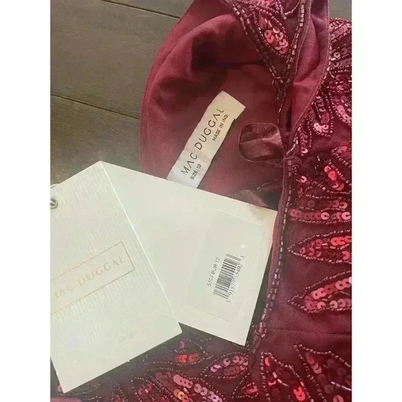 Mac Duggal Plunging V Neck Embellished Leaf Evening Gown 12 Burgundy 5107 Train - Picture 8 of 10